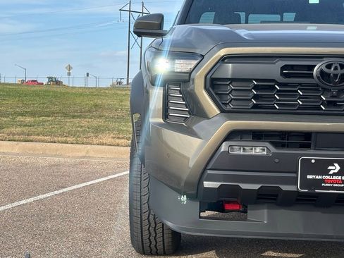 New 2026 Toyota Tacoma TRD Off-Road image 4