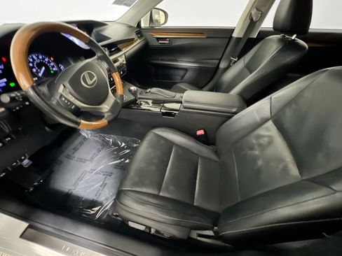Used 2013 Lexus ES 300h w/ Luxury Pkg FWD image 15