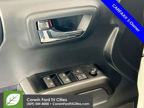 Used 2023 Toyota Tacoma TRD Off-Road image 12