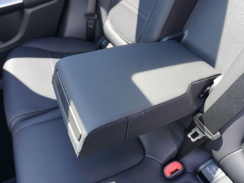 Certified 2025 Mercedes-Benz GLC 300 4MATIC image 27
