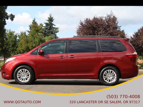 Used 2016 Toyota Sienna Limited image 3