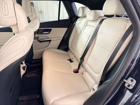 Used 2023 Mercedes-Benz GLC 300 4MATIC image 15