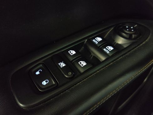 Used 2017 Jeep Compass Latitude w/ Popular Equipment Group AWD/4WD image 27