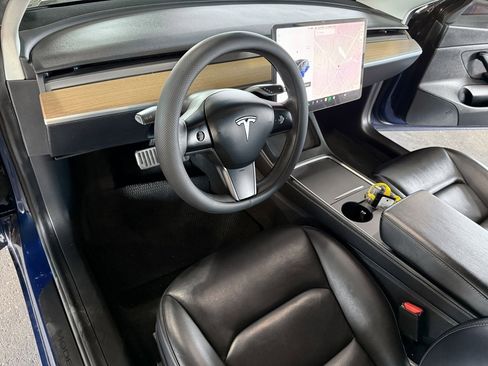 Used 2021 Tesla Model 3 Standard Range Plus image 2