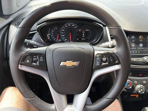 Used 2018 Chevrolet Trax LT w/ Sun & Sound Package FWD image 19