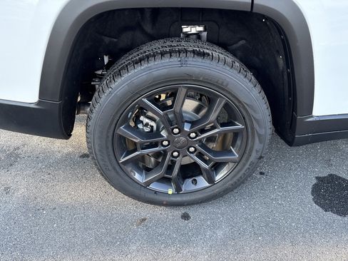 New 2025 Jeep Grand Cherokee L Limited image 7