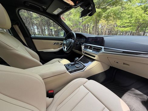 Used 2021 BMW 330i Sedan w/ Premium Package image 17