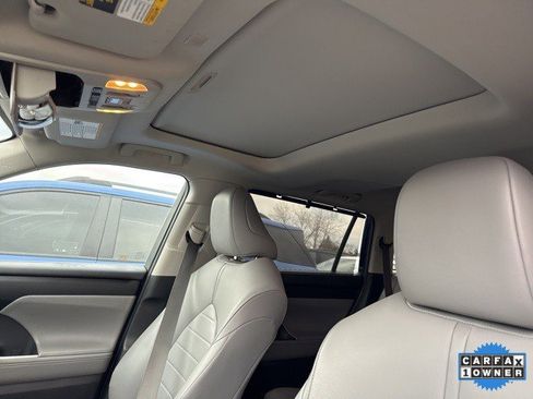 Used 2020 Toyota Highlander XLE image 20
