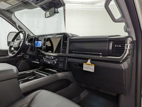 Used 2026 Ford F450 Lariat w/ Lariat Premium Package image 39