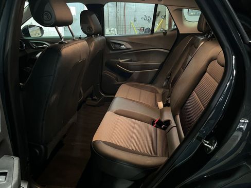 Used 2025 Chevrolet Trax LT image 24