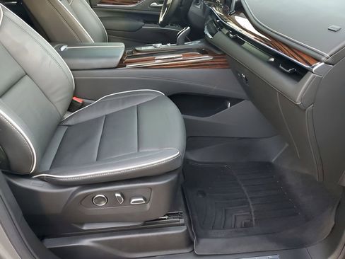 Certified 2024 Cadillac Escalade Premium Luxury image 17