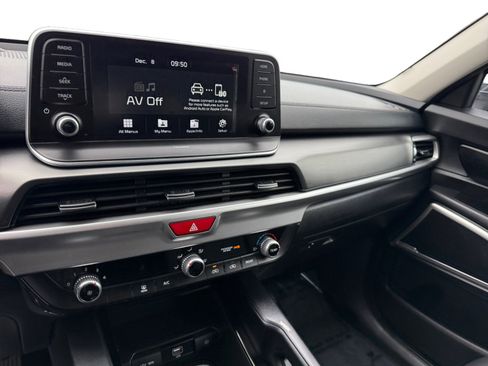 Certified 2020 Kia Telluride LX image 12
