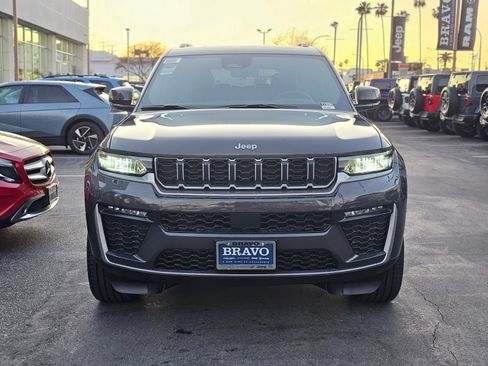 New 2026 Jeep Grand Cherokee L Limited AWD/4WD image 2