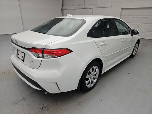 Used 2022 Toyota Corolla LE image 11