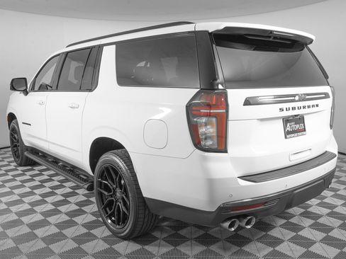 Used 2022 Chevrolet Suburban Z71 w/ Z71 Off-Road Package AWD/4WD image 6