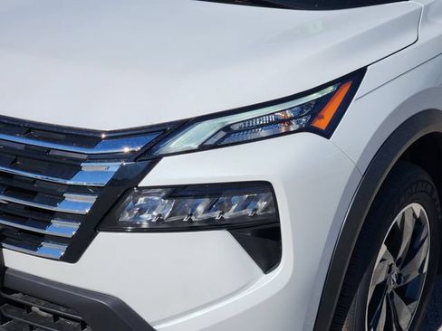 New 2025 Nissan Rogue SV w/ SV Premium Package FWD image 7