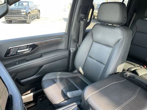 Used 2025 Chevrolet Tahoe LT AWD/4WD image 25