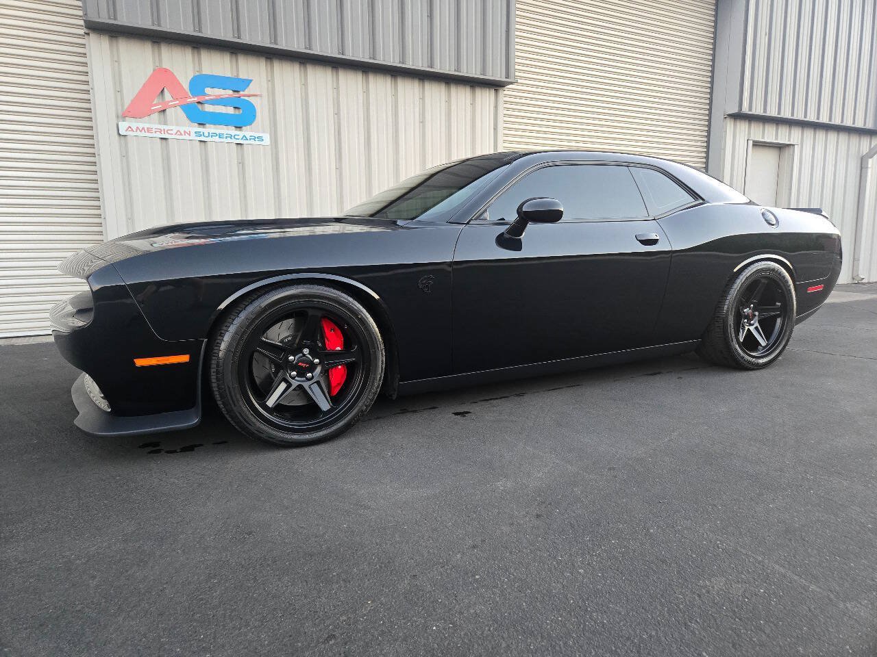 Used 2015 Dodge Challenger SRT Hellcat RWD image 2