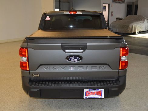 Used 2025 Ford Maverick XL w/ Equipment Group 102A image 4