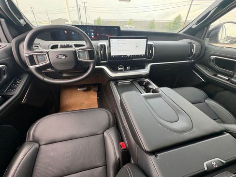 New 2026 Ford Expedition Platinum w/ Stealth Appearance Package AWD/4WD image 9