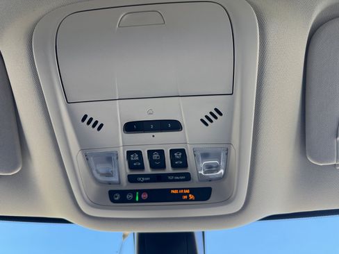 Used 2023 Buick Enclave Avenir w/ Avenir Technology Package FWD image 31