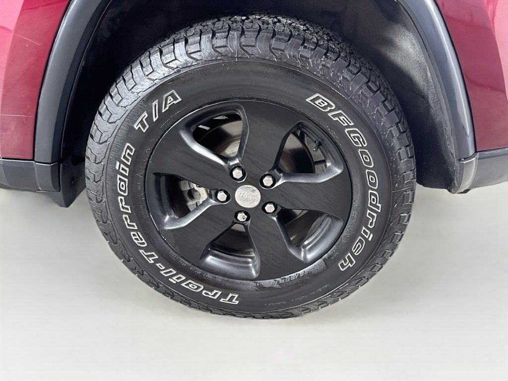 Used 2019 Jeep Grand Cherokee Limited AWD/4WD image 32