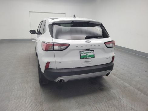 Used 2022 Ford Escape SE image 6