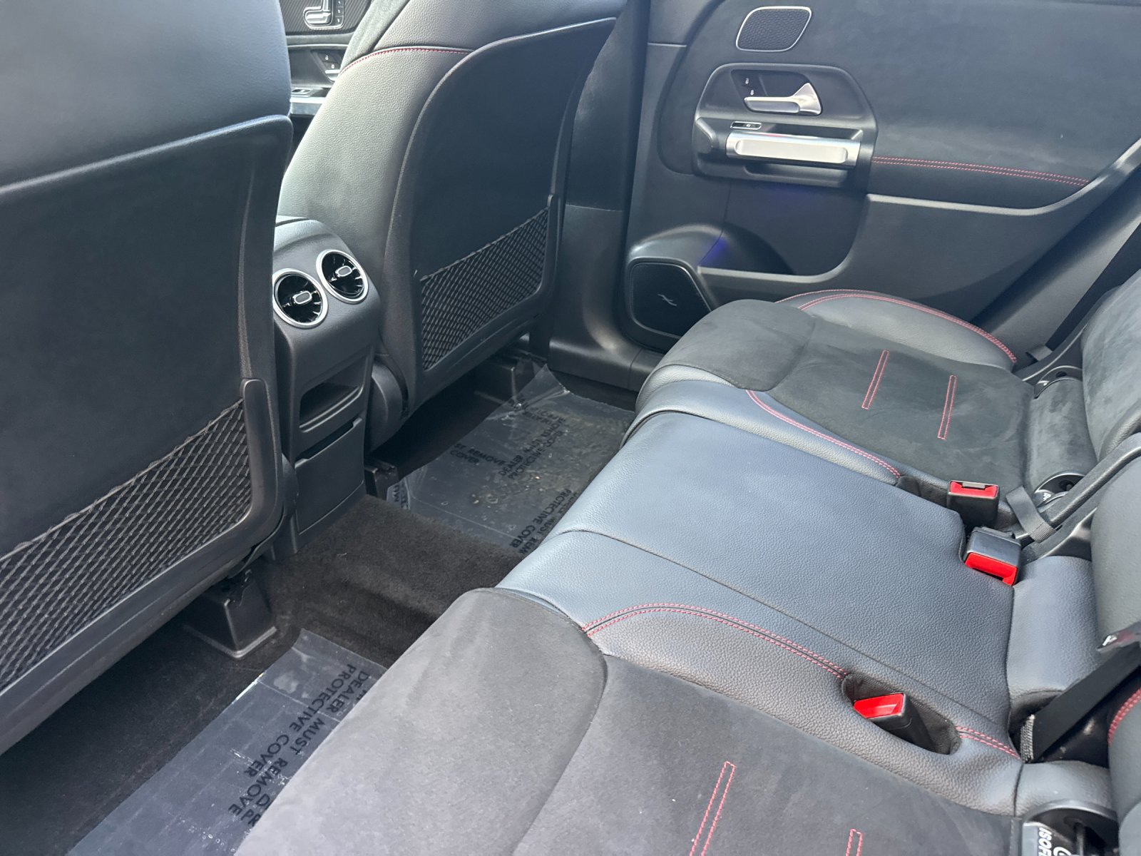 Used 2023 Mercedes-Benz GLB 250 4MATIC image 12