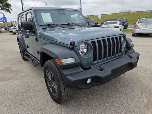Used 2024 Jeep Wrangler Unlimited Sport AWD/4WD image 11