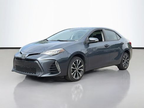 Used 2017 Toyota Corolla SE FWD image 2