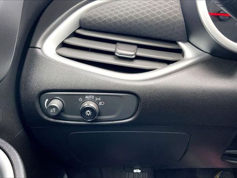 Used 2024 Chevrolet Malibu LT image 34