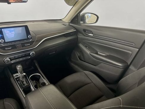 Used 2024 Nissan Altima 2.5 SV FWD image 22