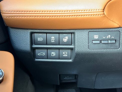 Certified 2020 Toyota Avalon Limited image 33