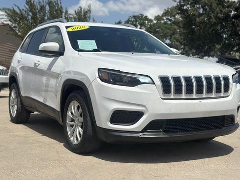 Used 2020 Jeep Cherokee Latitude FWD image 10