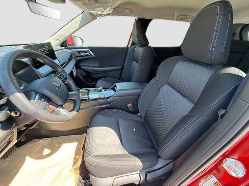 New 2026 Mitsubishi Outlander ES FWD image 21