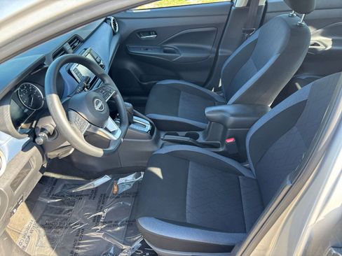 Used 2025 Nissan Versa SV FWD image 27