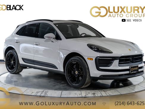 Used 2023 Porsche Macan AWD/4WD image 1
