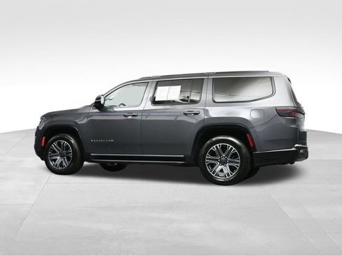 Used 2024 Jeep Wagoneer Series II w/ Flexible Seating Group RWD image 28