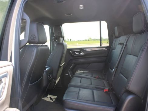 Used 2021 Chevrolet Suburban RST RWD image 26