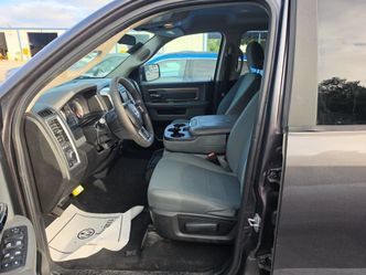 Used 2020 RAM 1500 Classic SLT AWD/4WD image 3