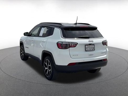 Used 2025 Jeep Compass Limited AWD/4WD image 10