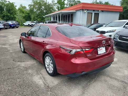 Used 2021 Toyota Camry LE FWD image 3