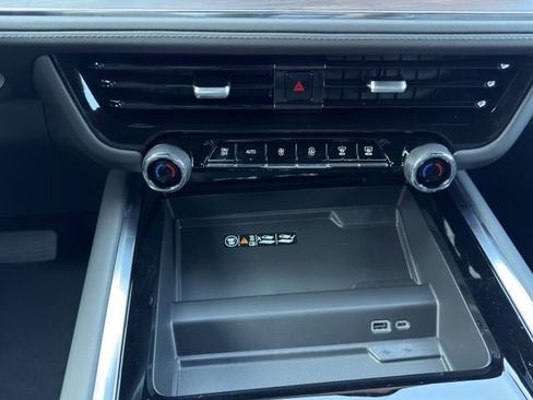 New 2026 Chevrolet Suburban LT w/ Comfort Package RWD image 16