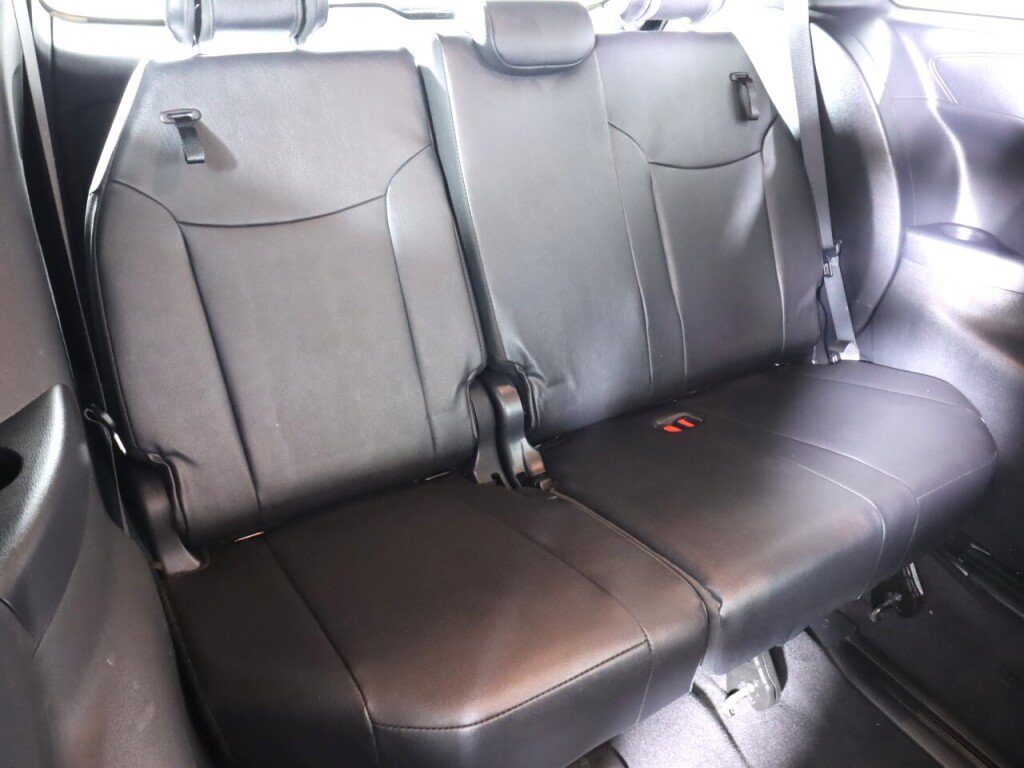 Used 2025 Toyota Sienna Platinum AWD/4WD image 46