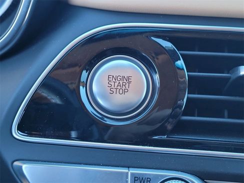 Used 2022 Genesis G70 3.3T image 22