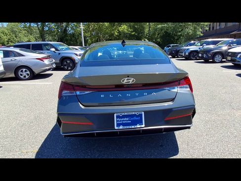 Certified 2025 Hyundai Elantra SEL FWD image 7