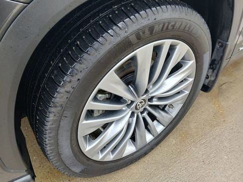 Used 2020 Toyota Highlander Platinum image 38