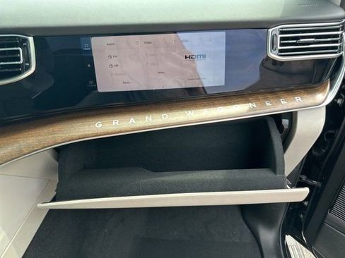 New 2024 Jeep Grand Wagoneer L 4WD w/ Flexible Seating Group image 22