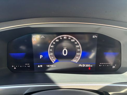 Certified 2023 Volkswagen Tiguan SE image 17