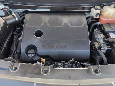 Used 2018 Chevrolet Traverse LT image 28